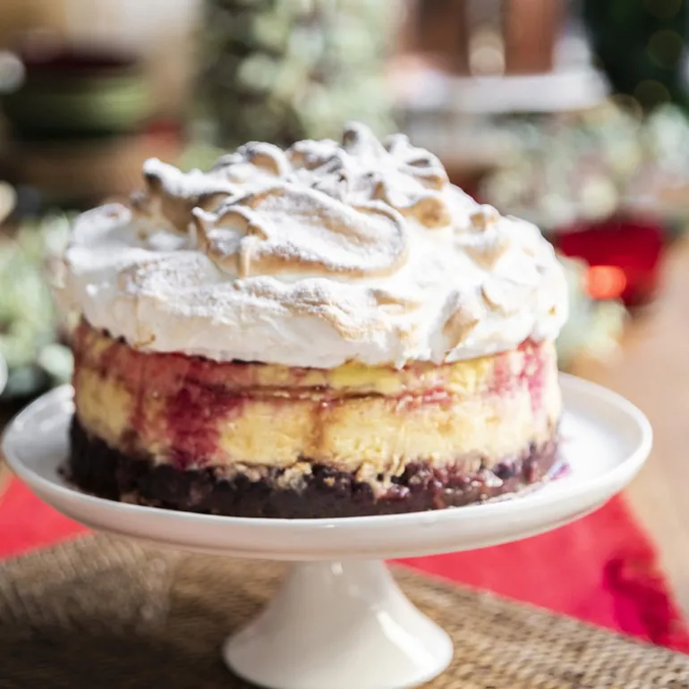 Cake Stand with Lip