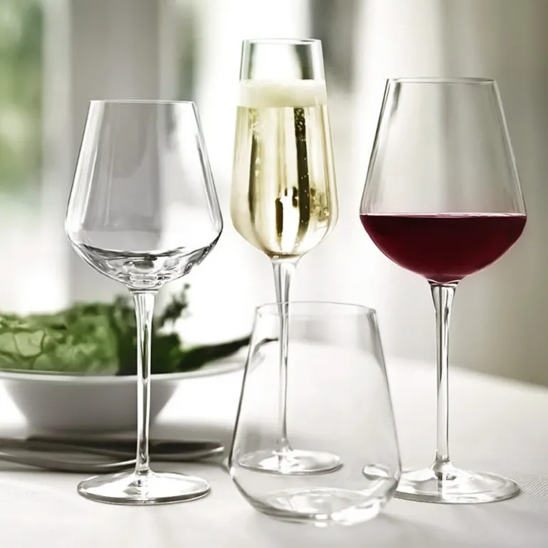 Red Wine Glass In Alto Uno