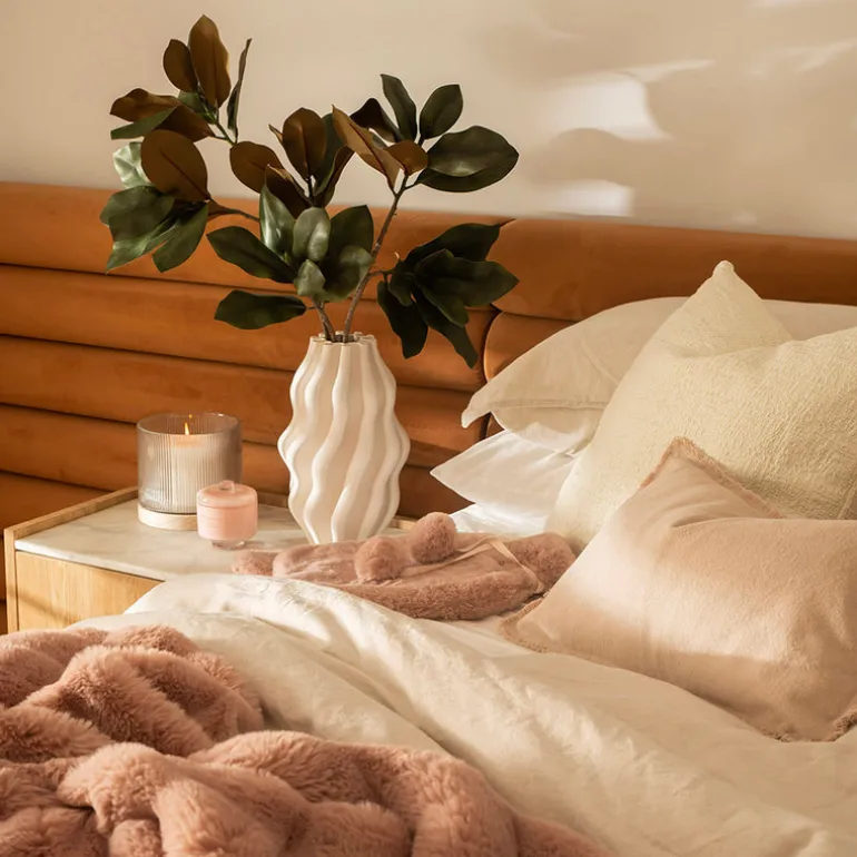 Subtle Rib Faux Rabbit Fur Dusty Rose Throw